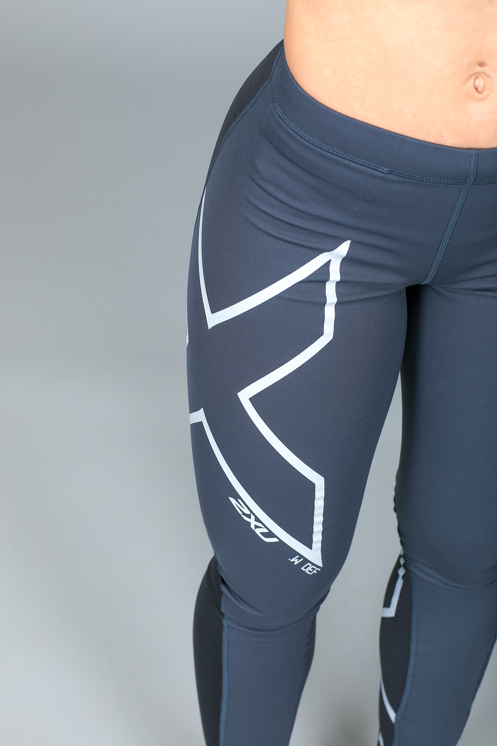 At hoppe øge patois 2XU Wind Defence Thermal Compression Tights Dame Steel Black - Tights.no