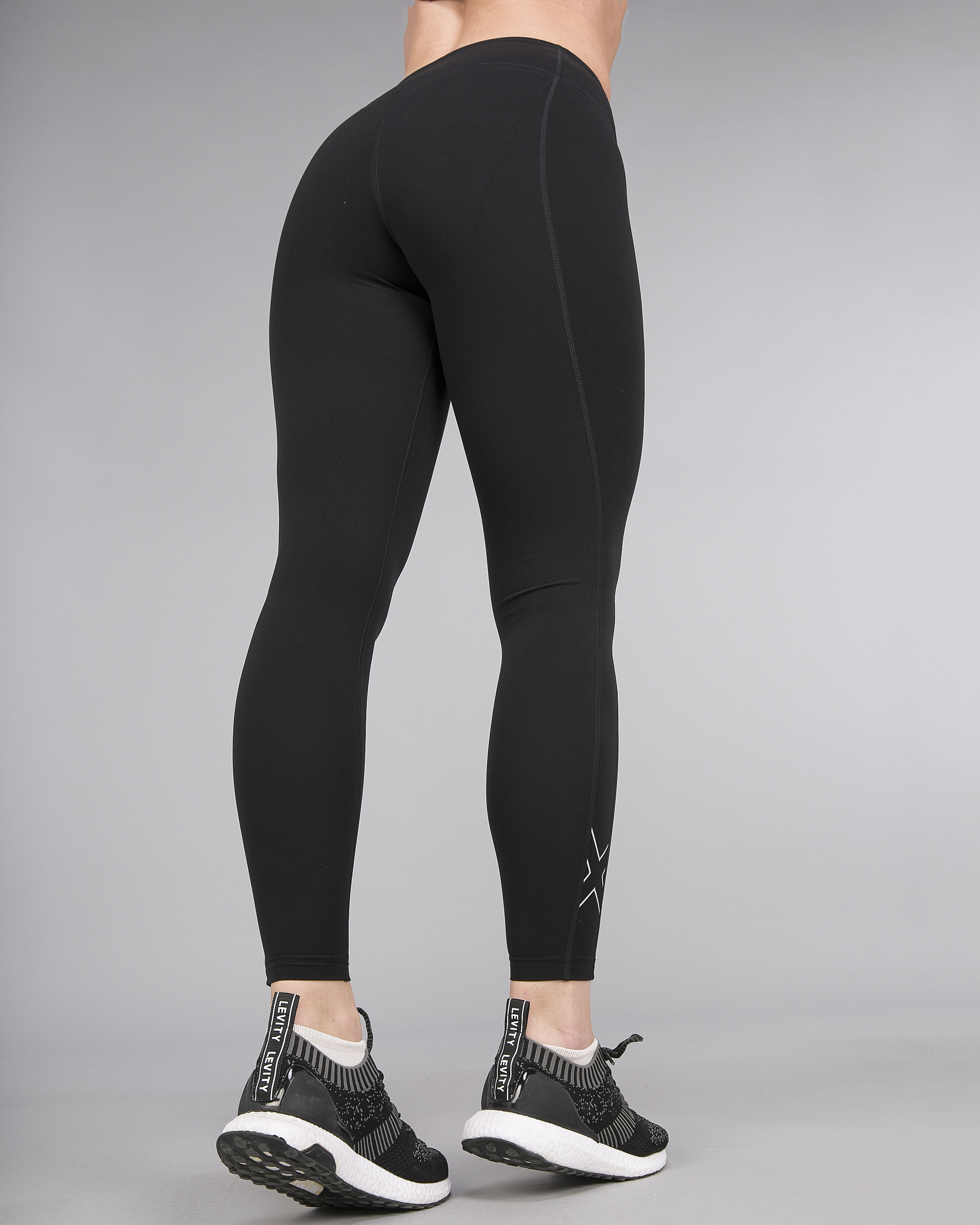 væv regiment Fordøjelsesorgan 2XU Fitness Compression Tights Womens, Black/Silver - Tights.no