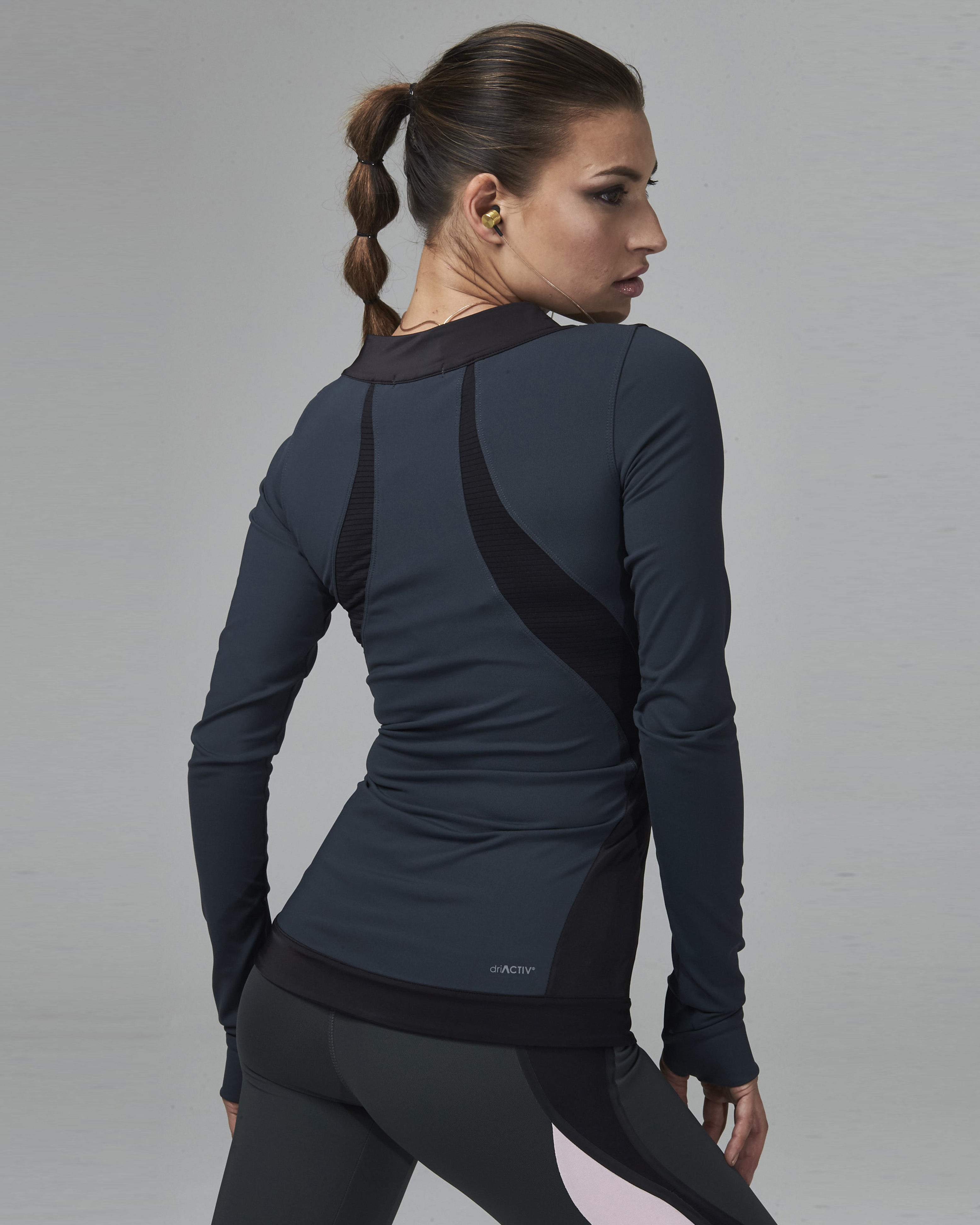 Ellesport Contour Panelled Statement Workout Jacket – Black/Rococo