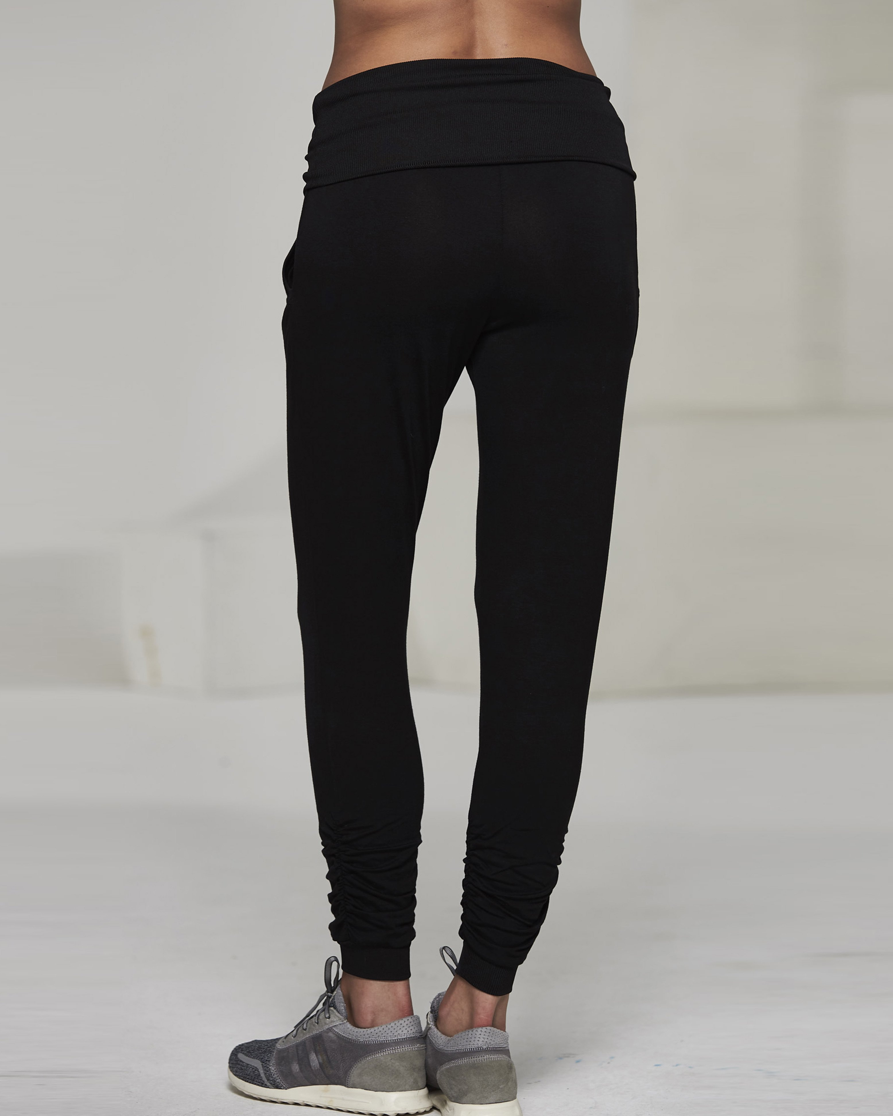 Ellesport Drape Roll Waist Slouch Pant – Black