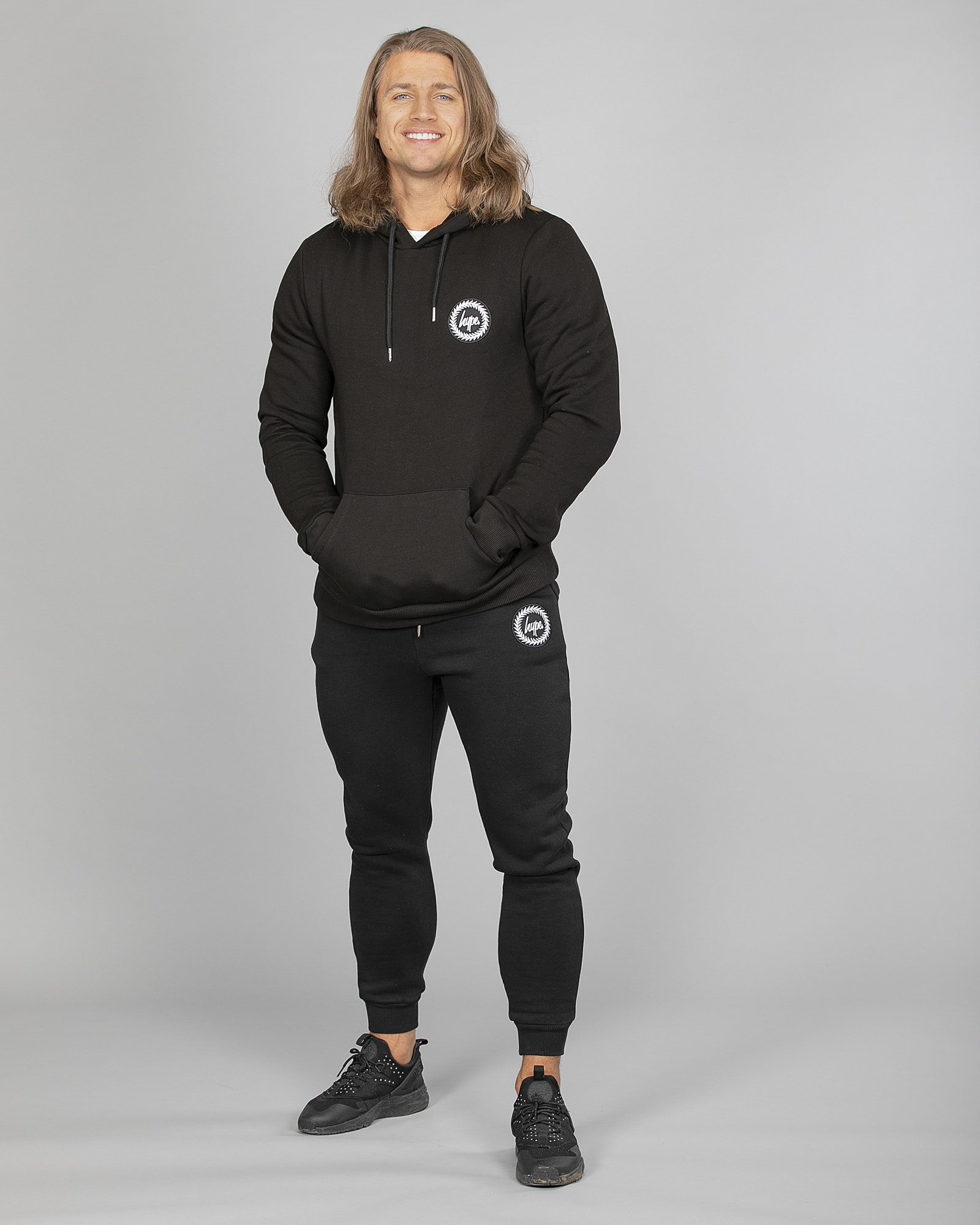 Hype Crest Pullover Hoodie Men ss18333b Black and Crest Jogger ss18335b Black