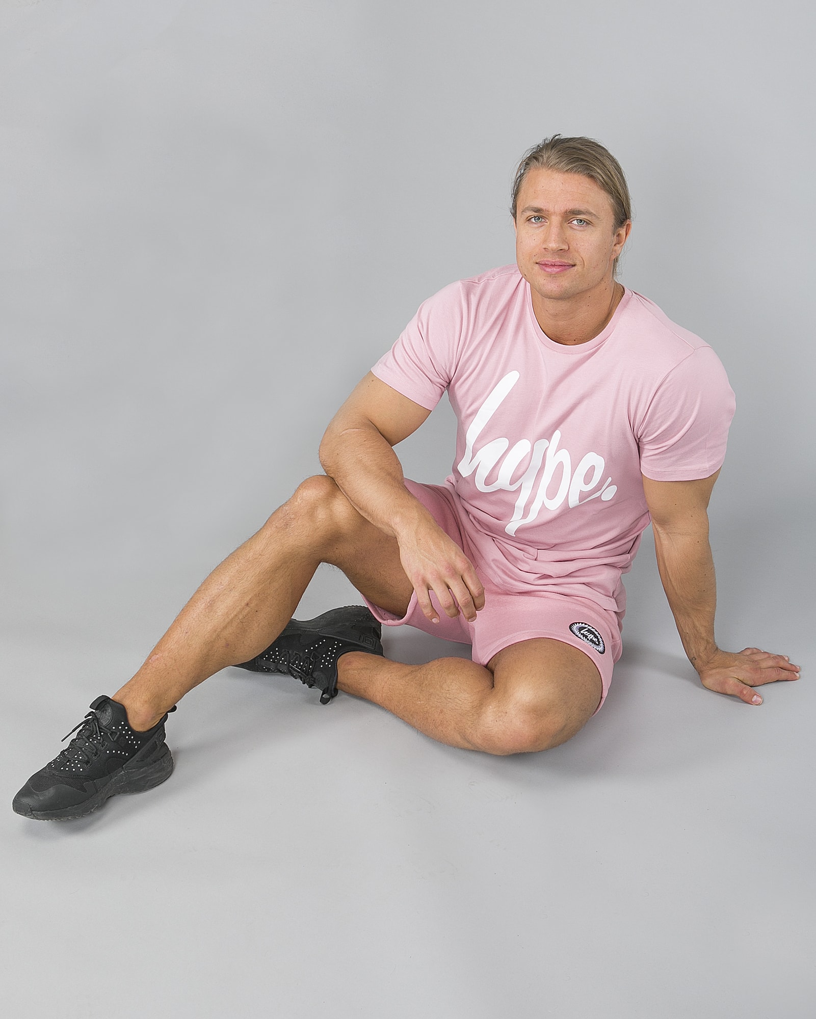 Hype Script T-Shirt Men ss18004 Pink and Crest Shorts ss18330 Pink h