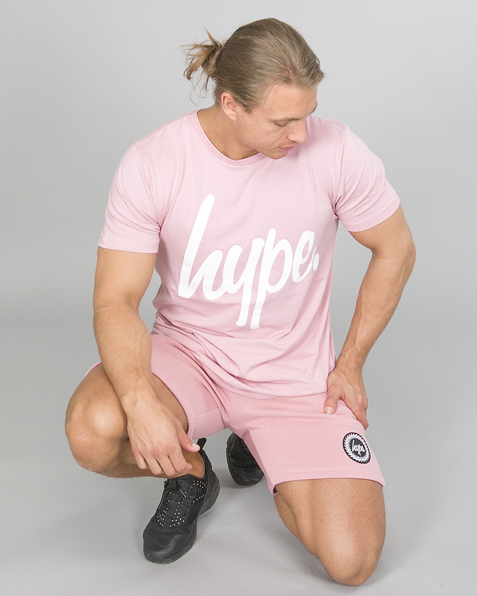 Hype Script T-Shirt Men ss18004 Pink and Crest Shorts ss18330 Pink j