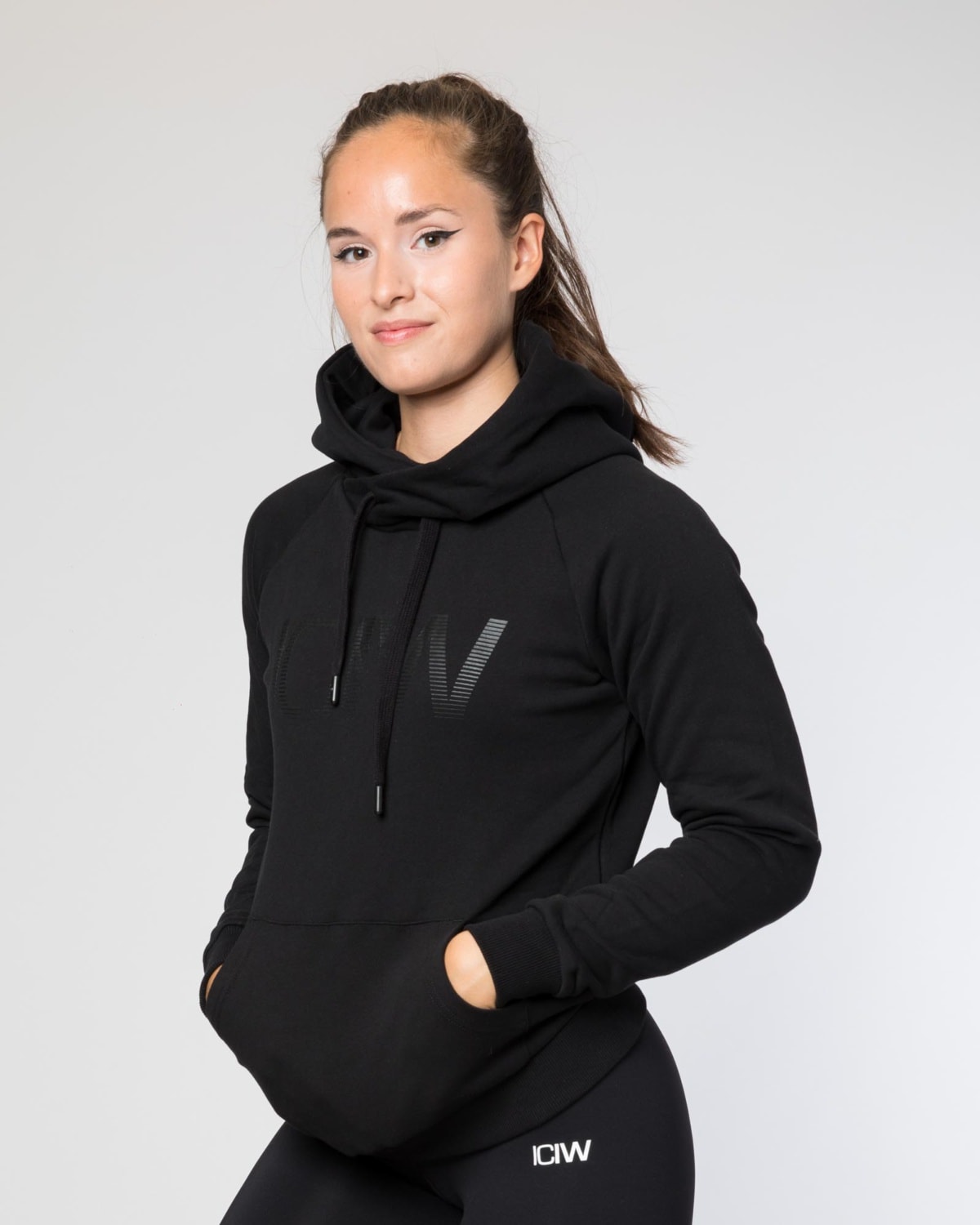 Icaniwill Hoodie - Black/Black - S - til henne