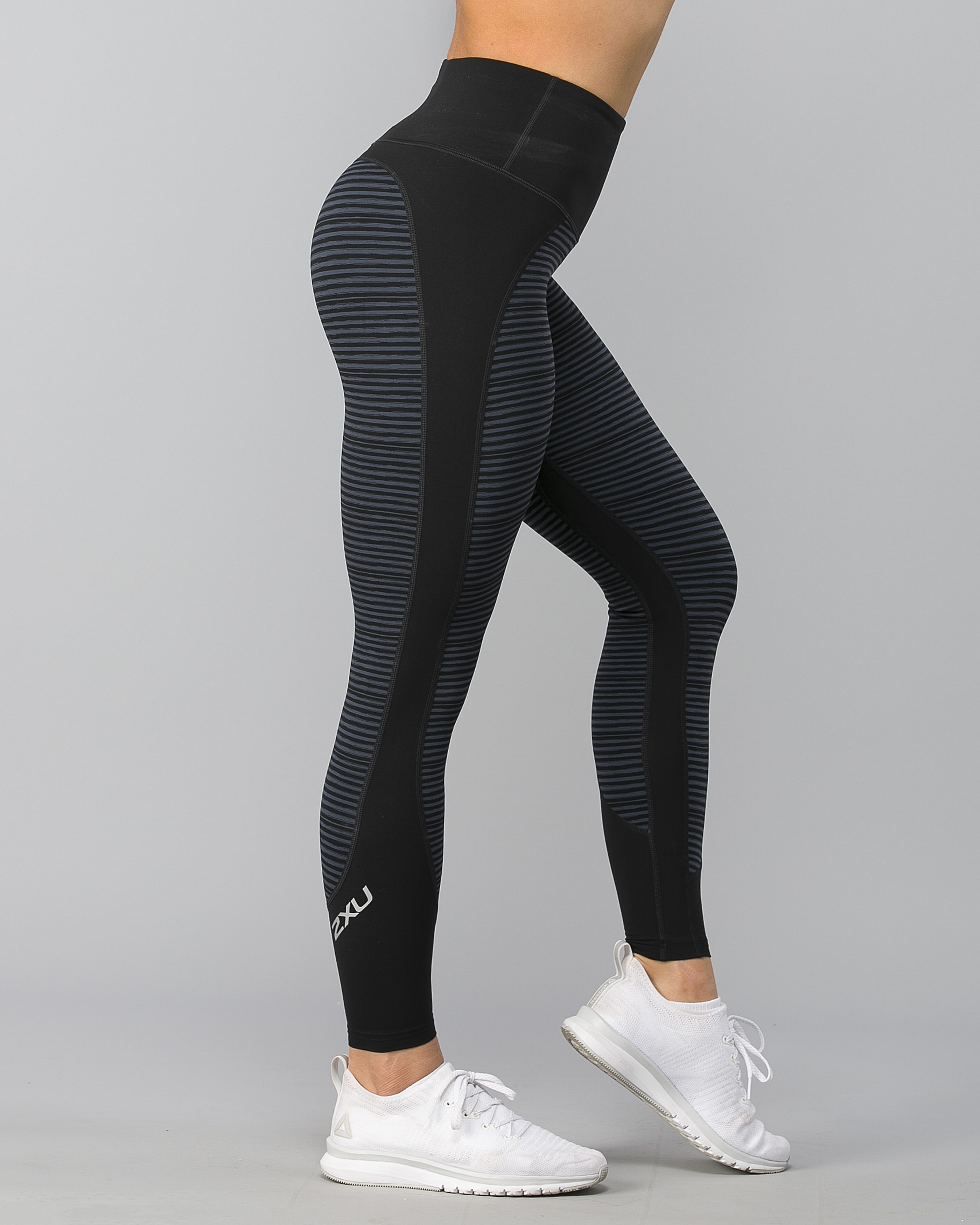 2XU Print Fitness Hi-Rise Comp Tights - Black/Outer Stripe - Tights.no