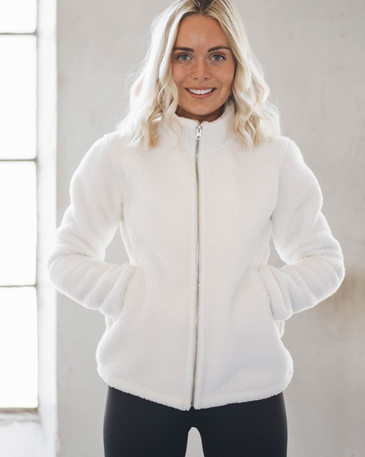 Aim’n White Oh So Fluffy - L