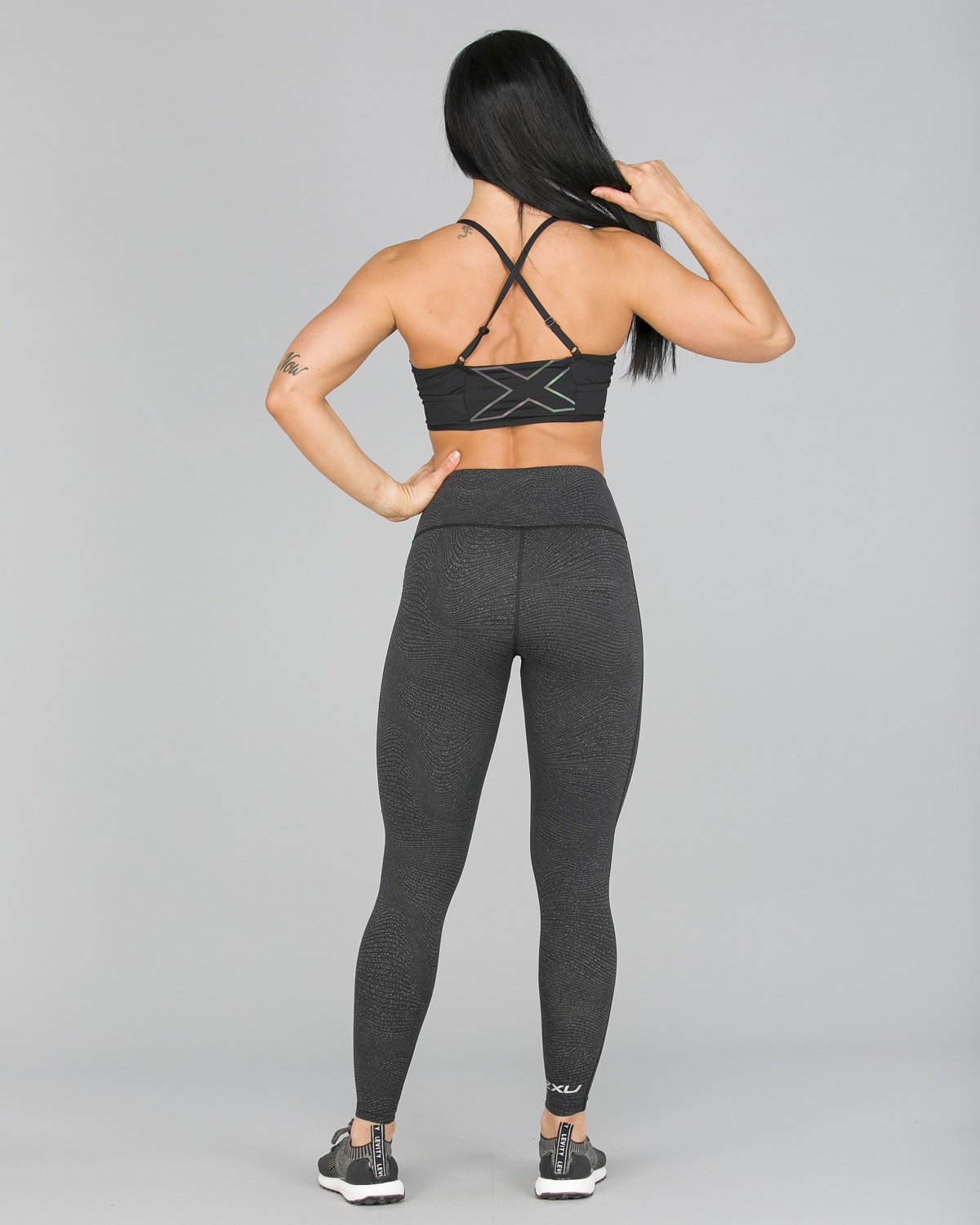 2xu fitness top