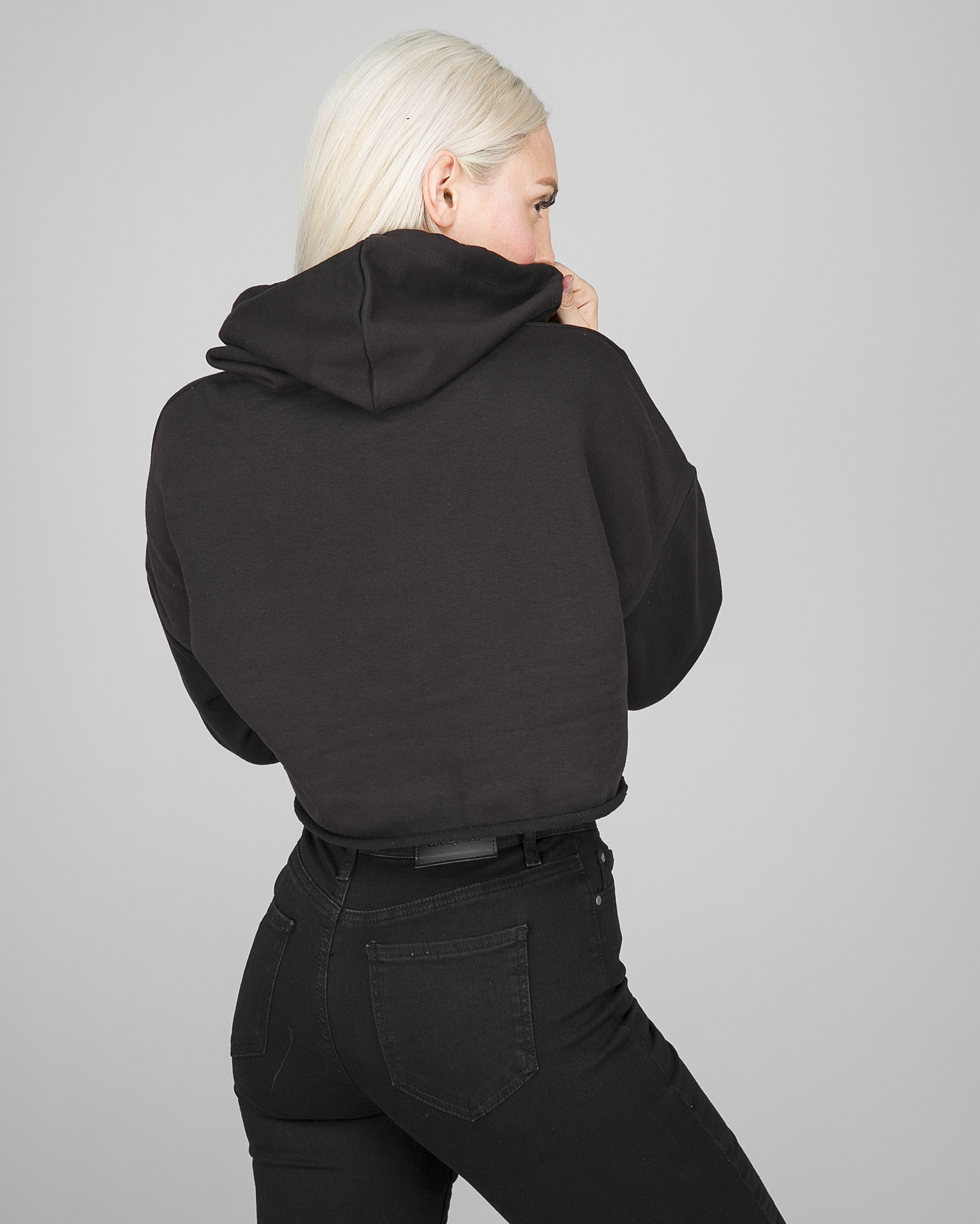 Weightless Cassie Cropped Hoodie Black4