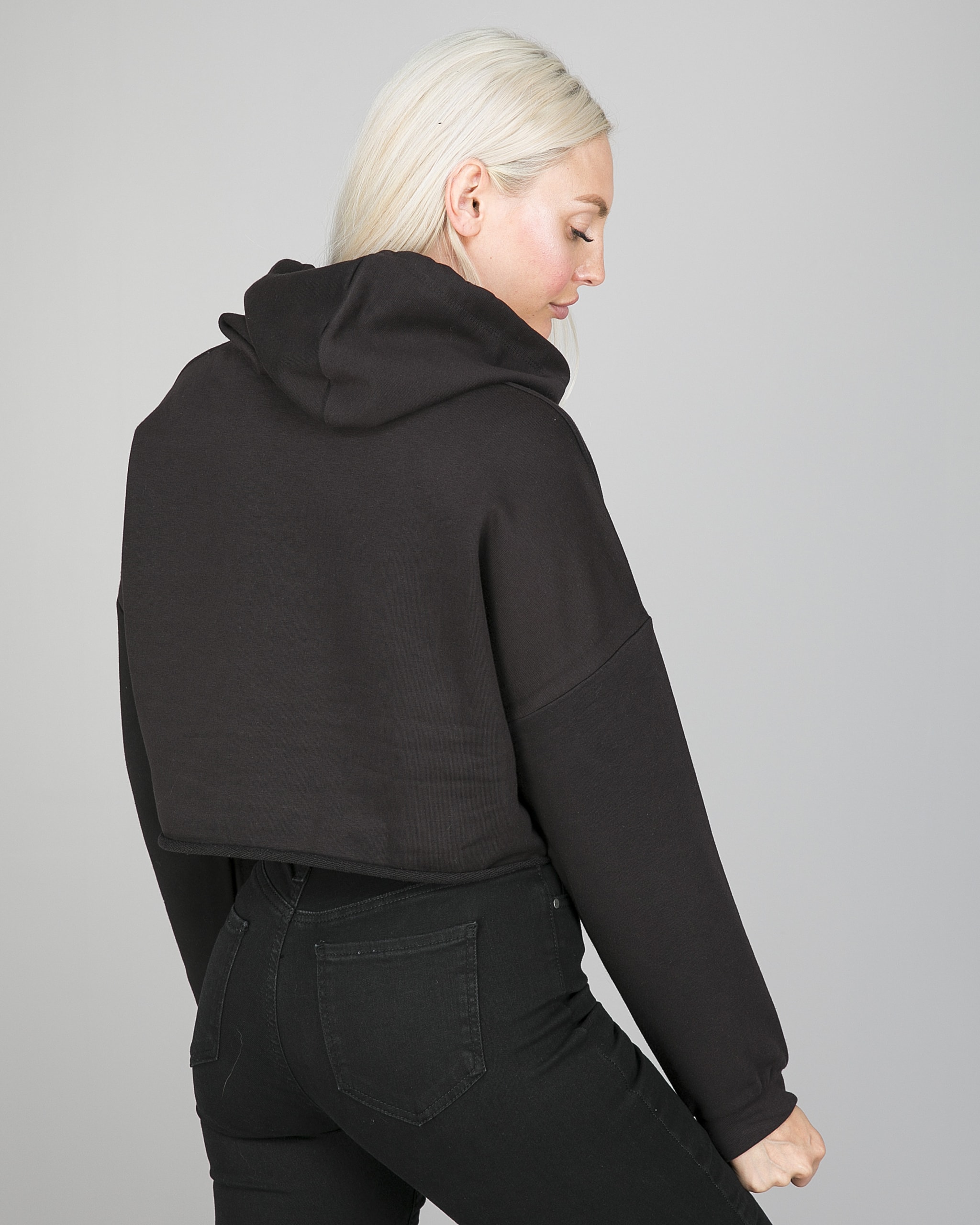 Weightless Cassie Cropped Hoodie Black5