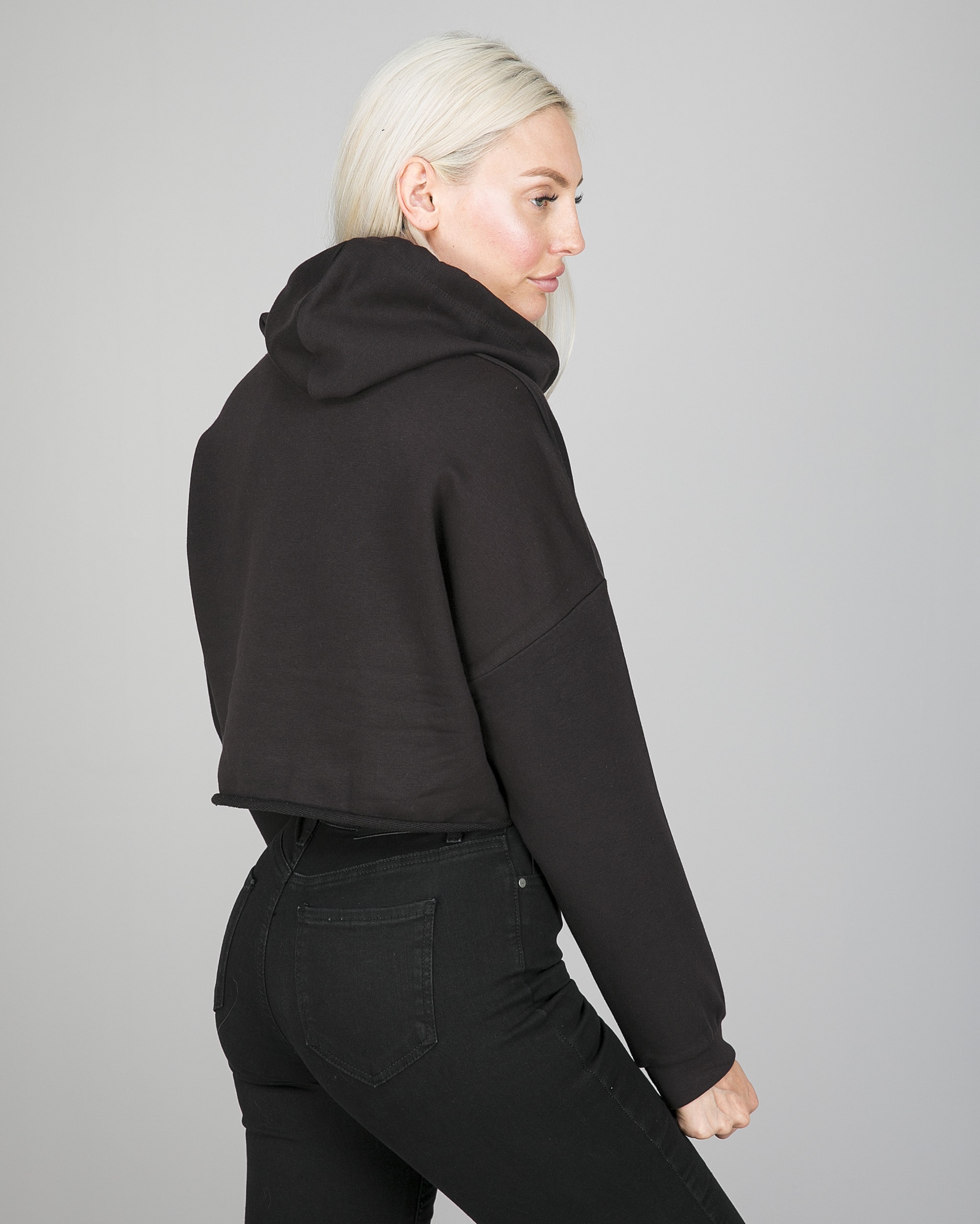 Weightless Cassie Cropped Hoodie Black6