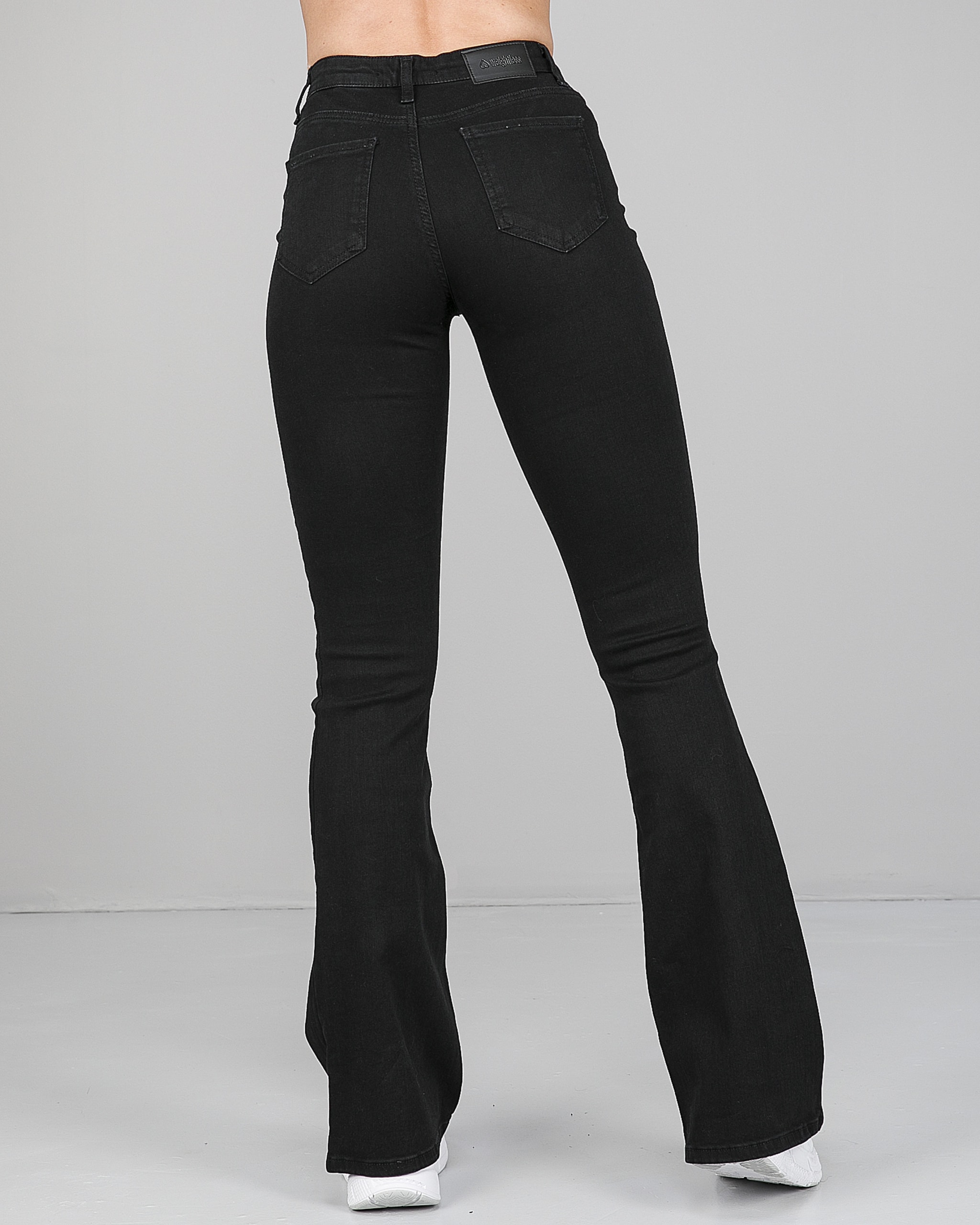 Weightless Chrissy Bootcut Stretch Jeans Black13