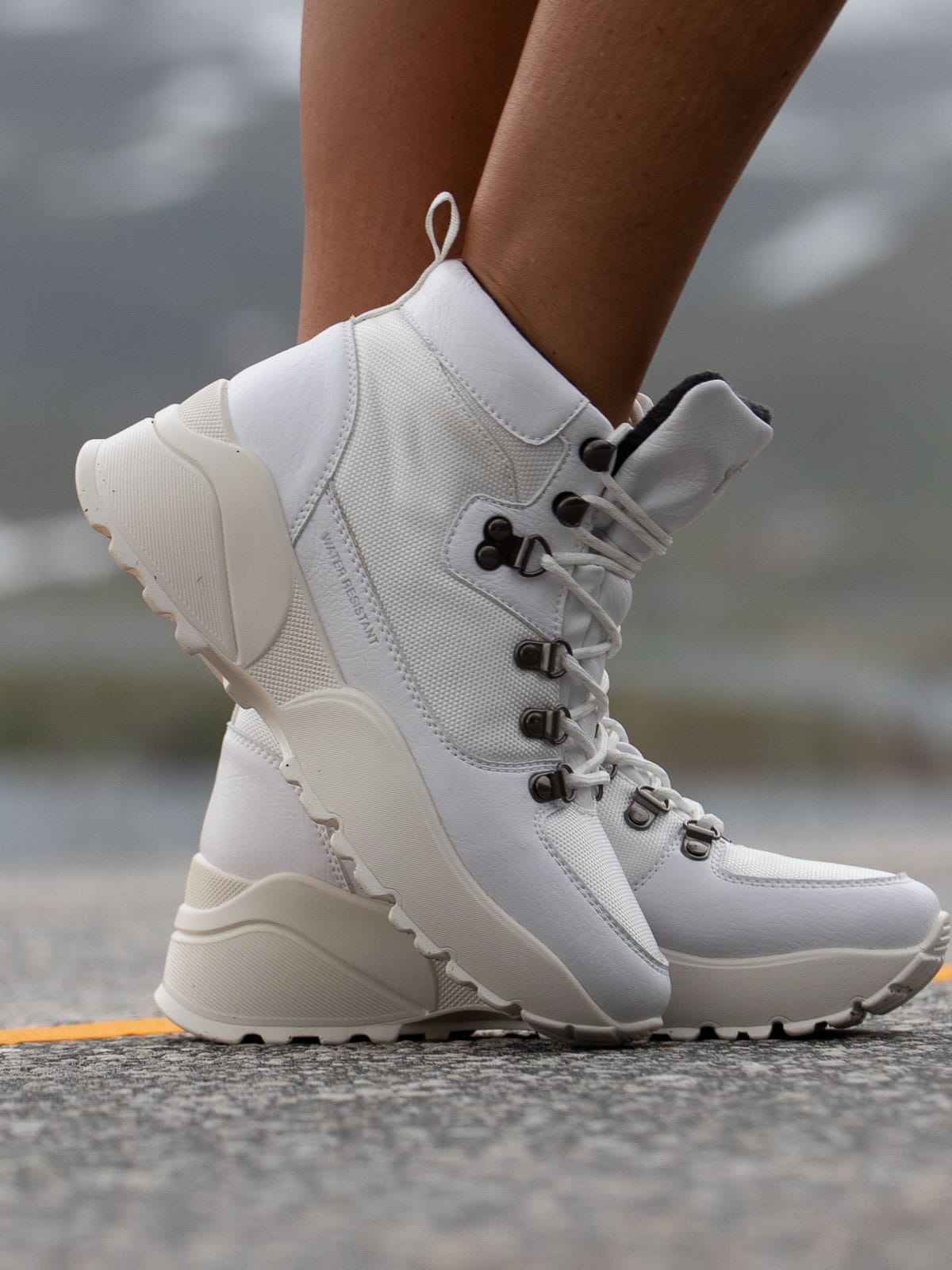 Noodles-Chunko-HI-White-Chunkysneaker-aw20-trendy-Vanntett10