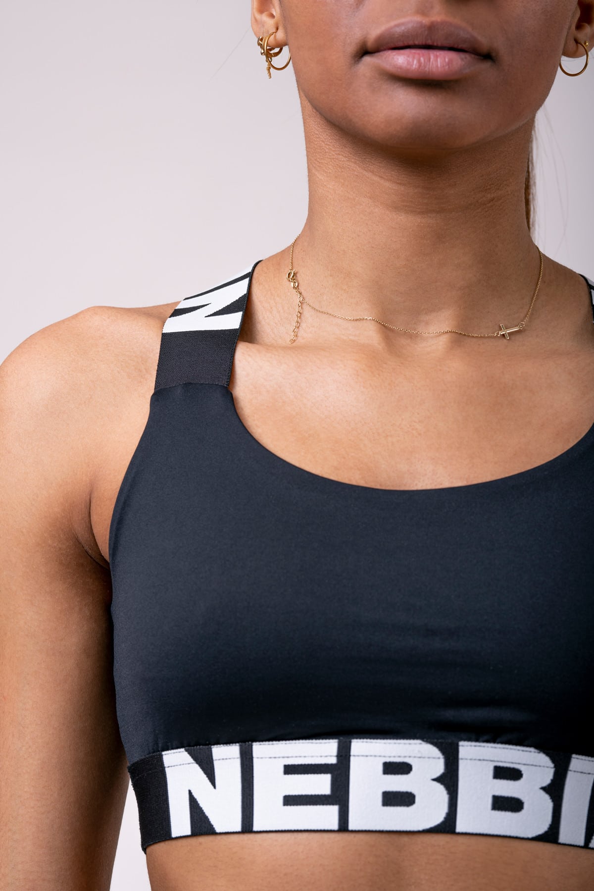 Power Your Hero iconic sports bra 535 Black 9