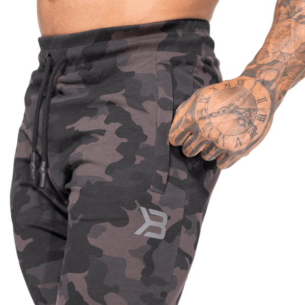 Better Bodies Tapered joggers V2 Dark camo Tights.no Better Bodies Mens Tapered Camo Pants Tights.no