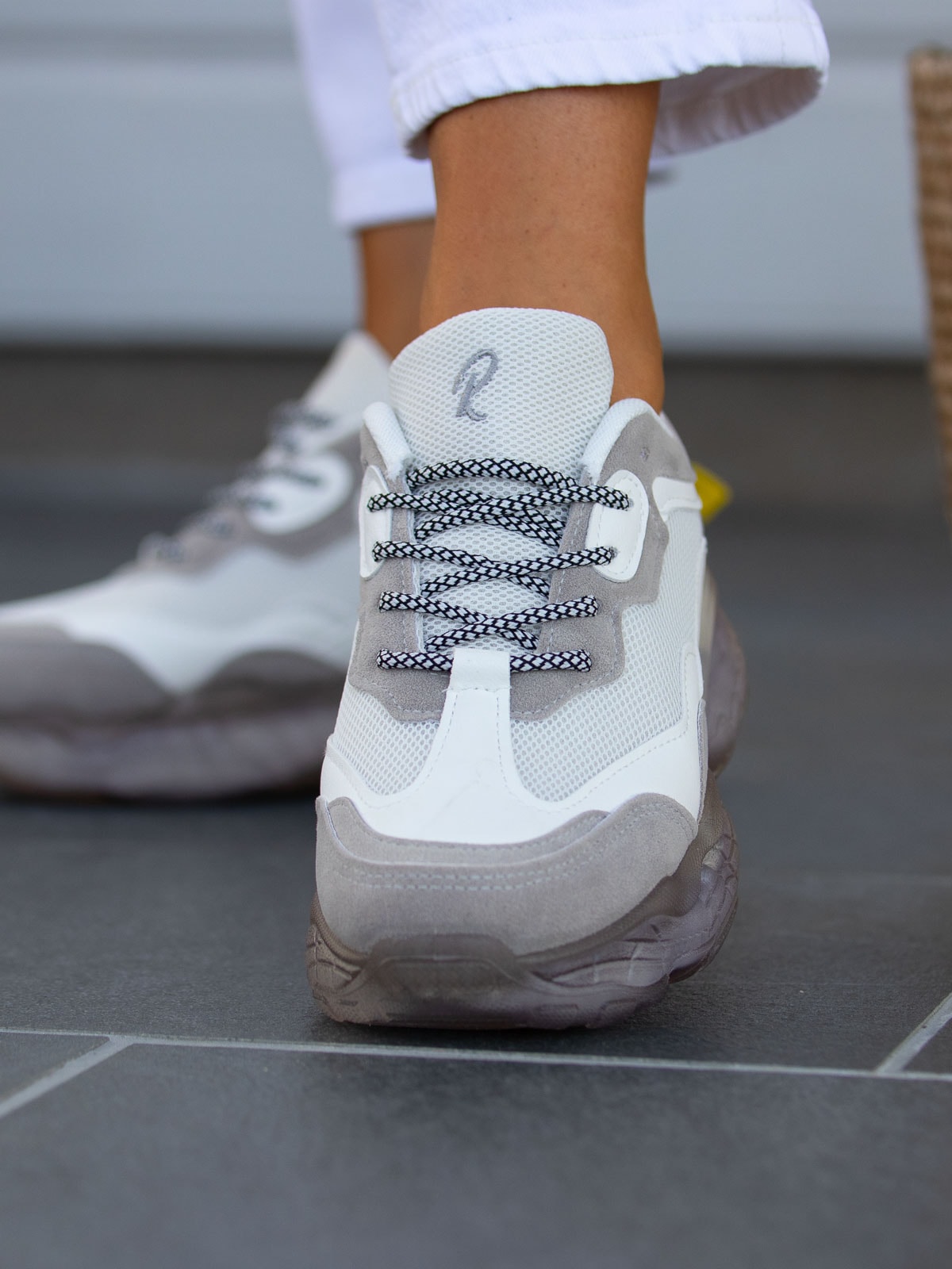 Roberto-Rosso-Crystal-Bubble-Grey-Chunkysneaker-transparent-outsole-trendysneaker6