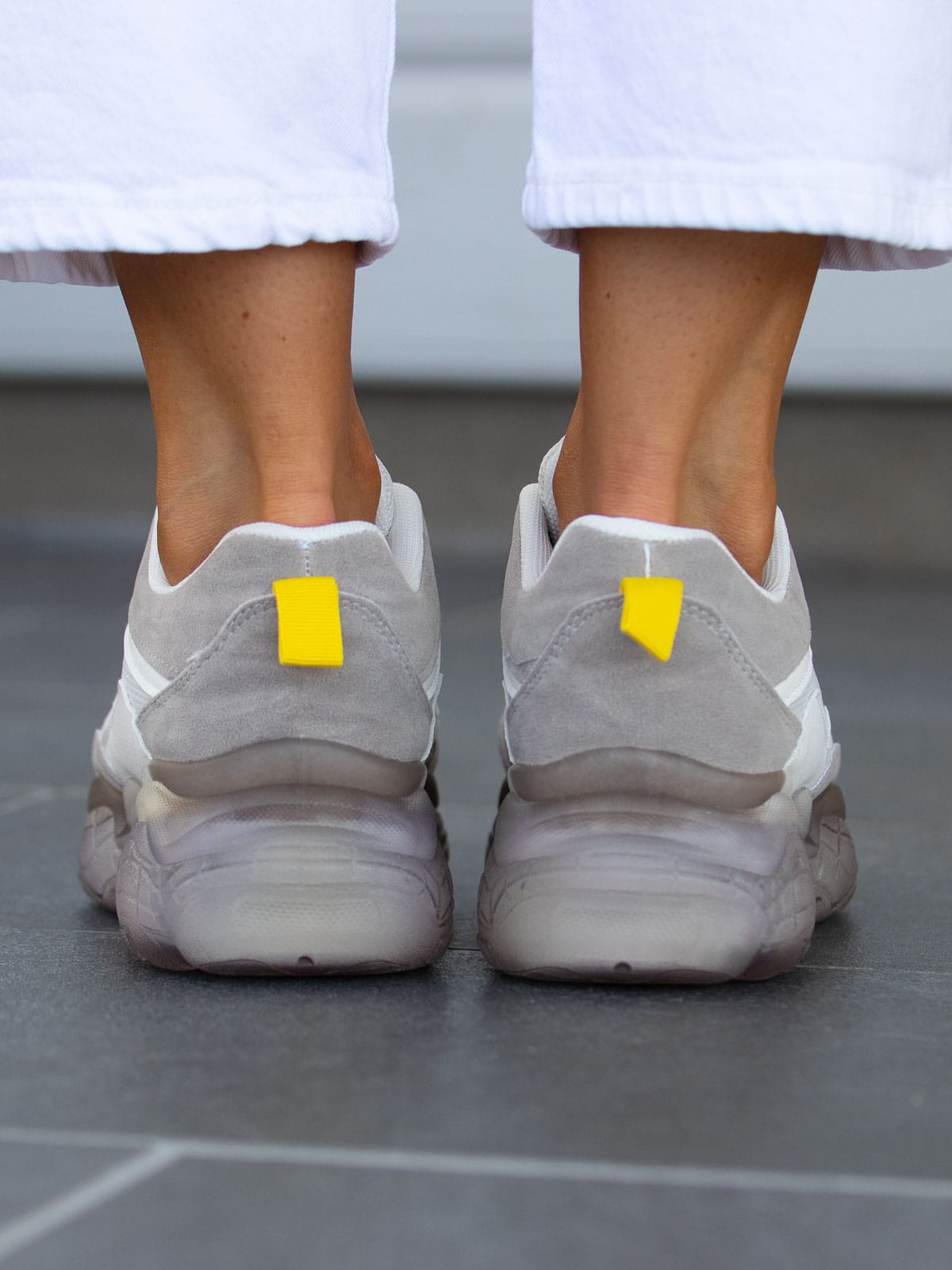 Roberto-Rosso-Crystal-Bubble-Grey-Chunkysneaker-transparent-outsole-trendysneaker7