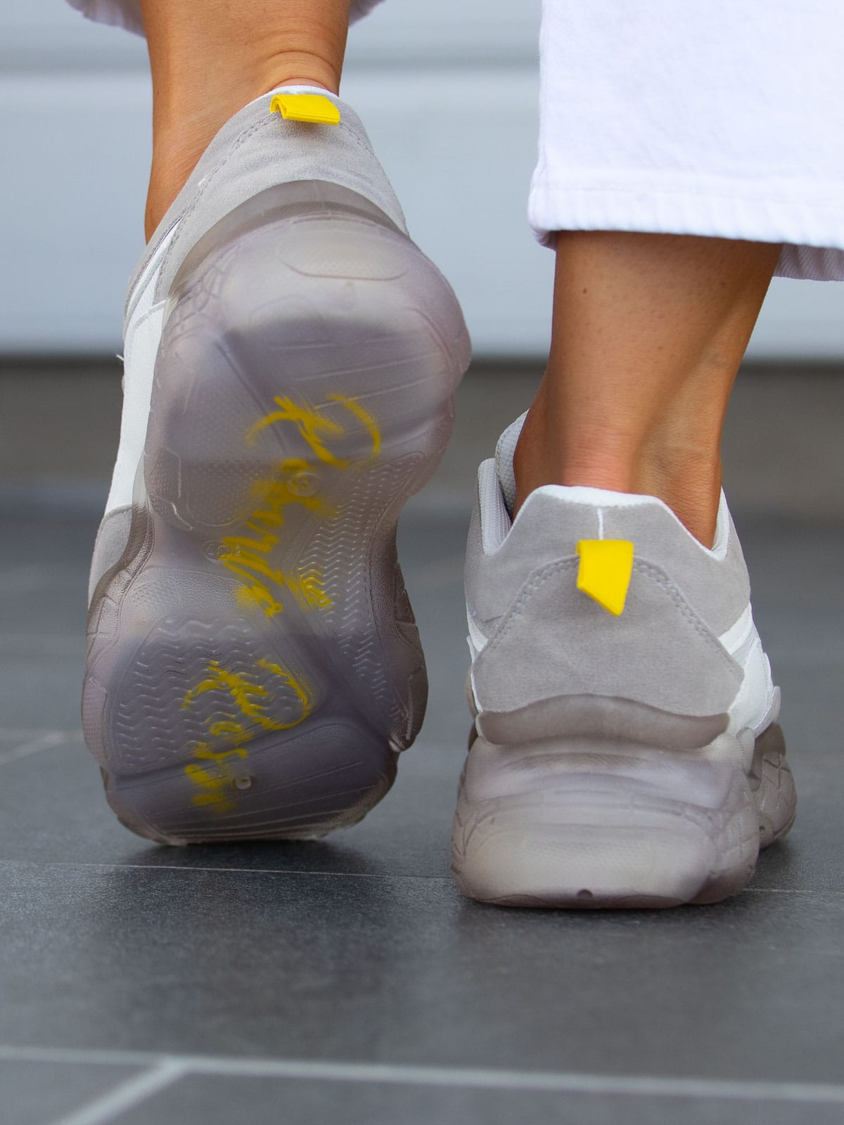 Roberto-Rosso-Crystal-Bubble-Grey-Chunkysneaker-transparent-outsole-trendysneaker8
