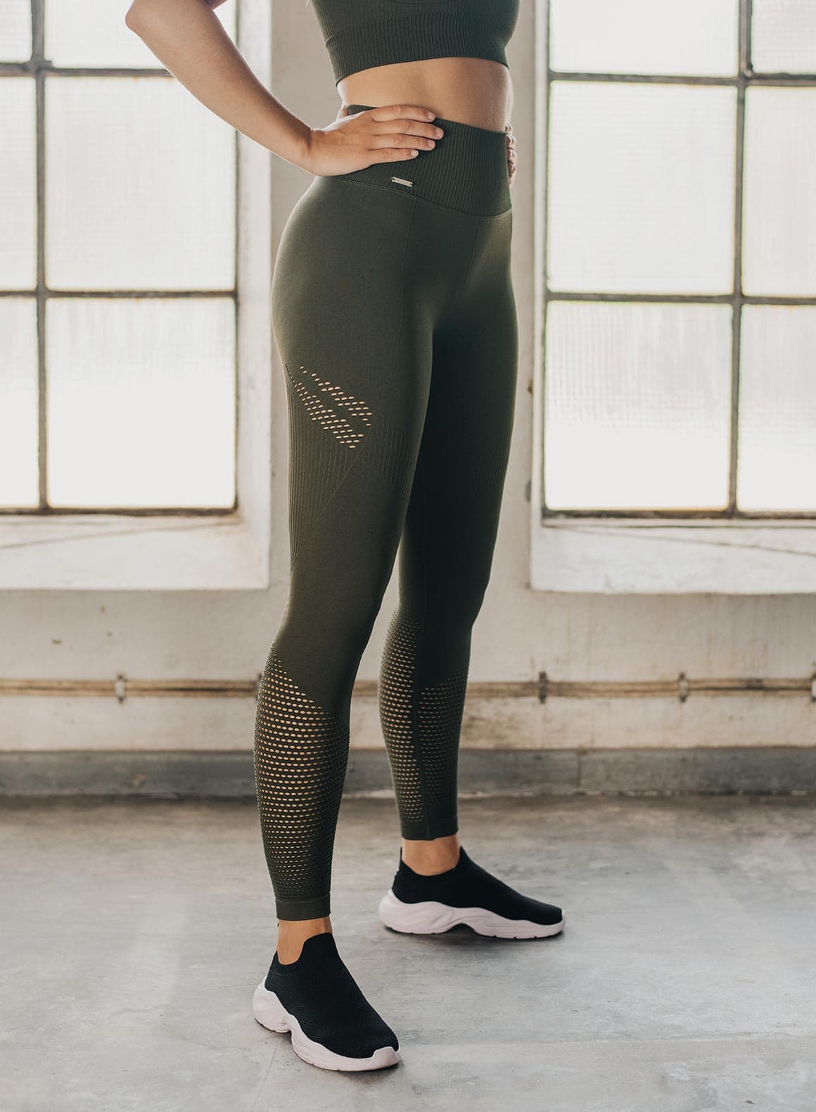 khaki-statement-seamless-tights.2