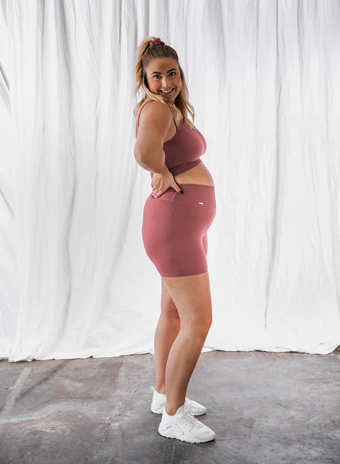 pink-beat-ribbed-midi-biker-shorts.5
