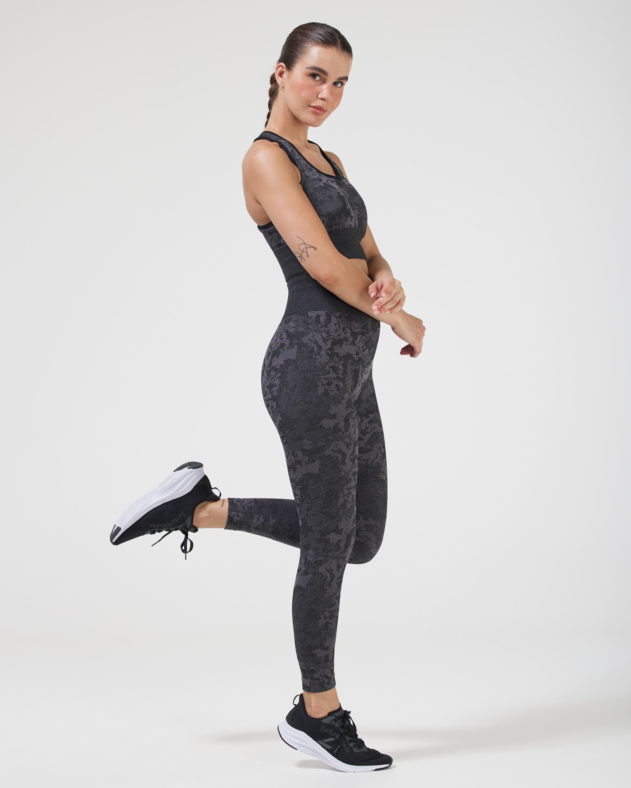 Camo Seamless Bra Black 2