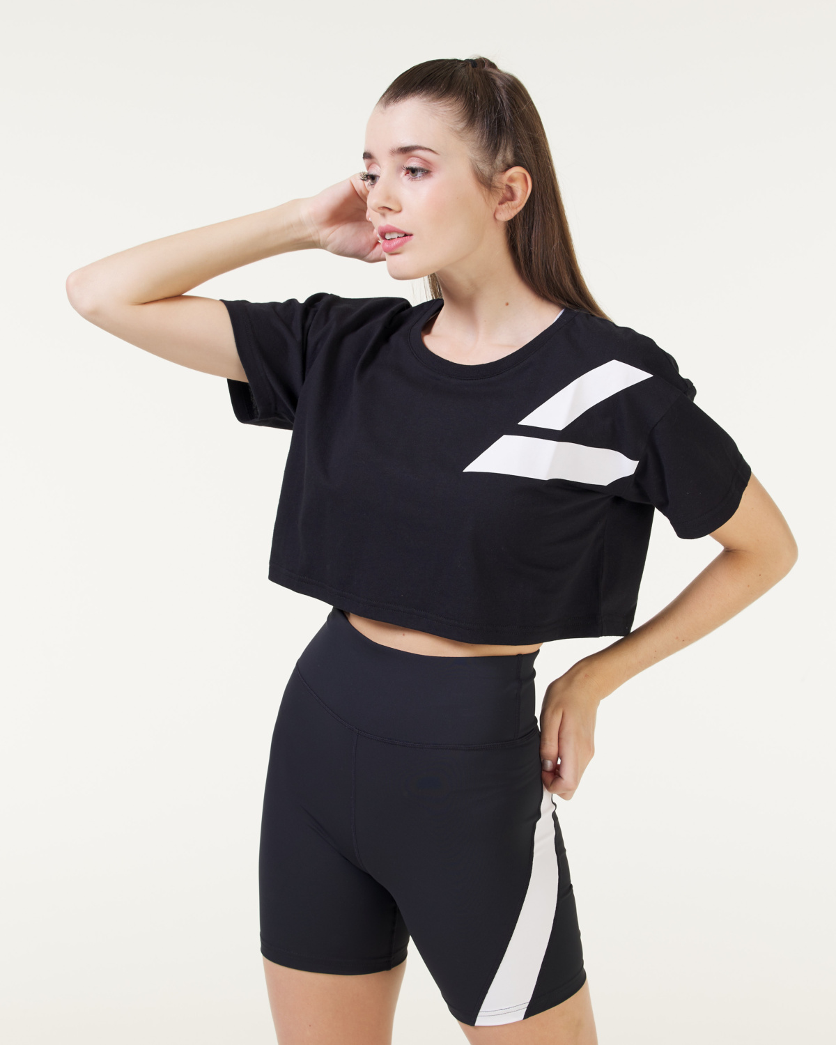 LEVITY Harper Cropped Tee Black - XS - til