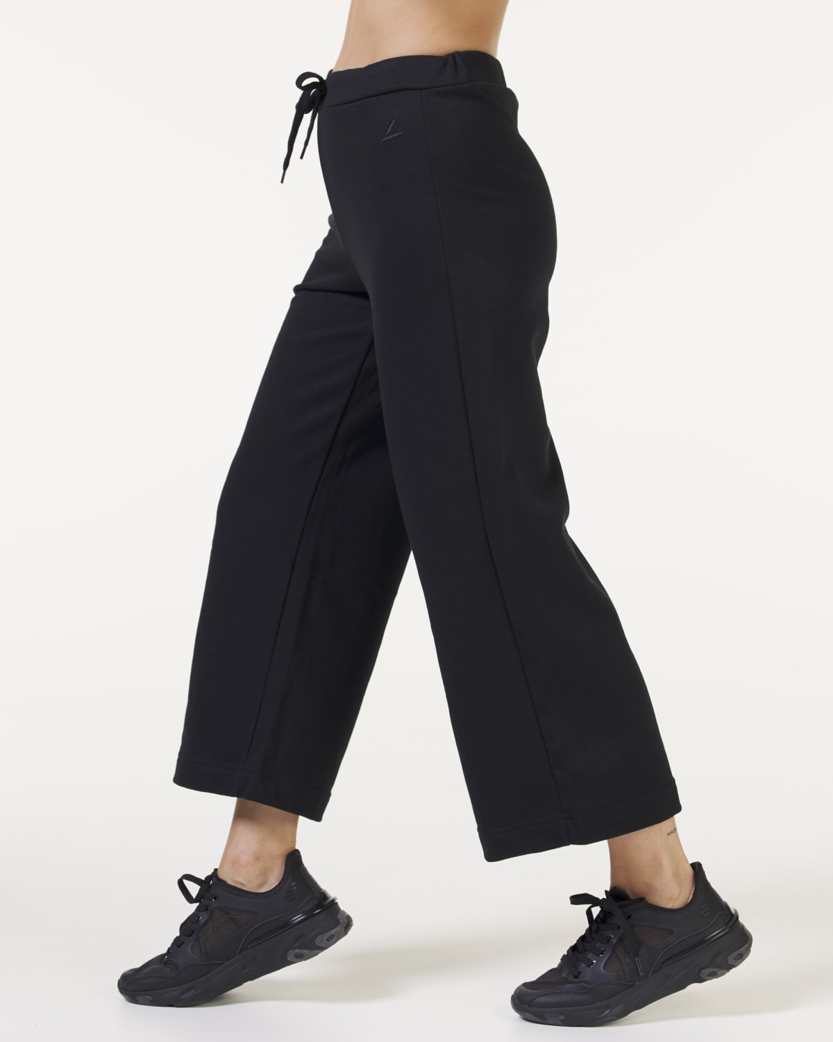 LEVITY Observe Cropped Sweatpants Black - XL - gym