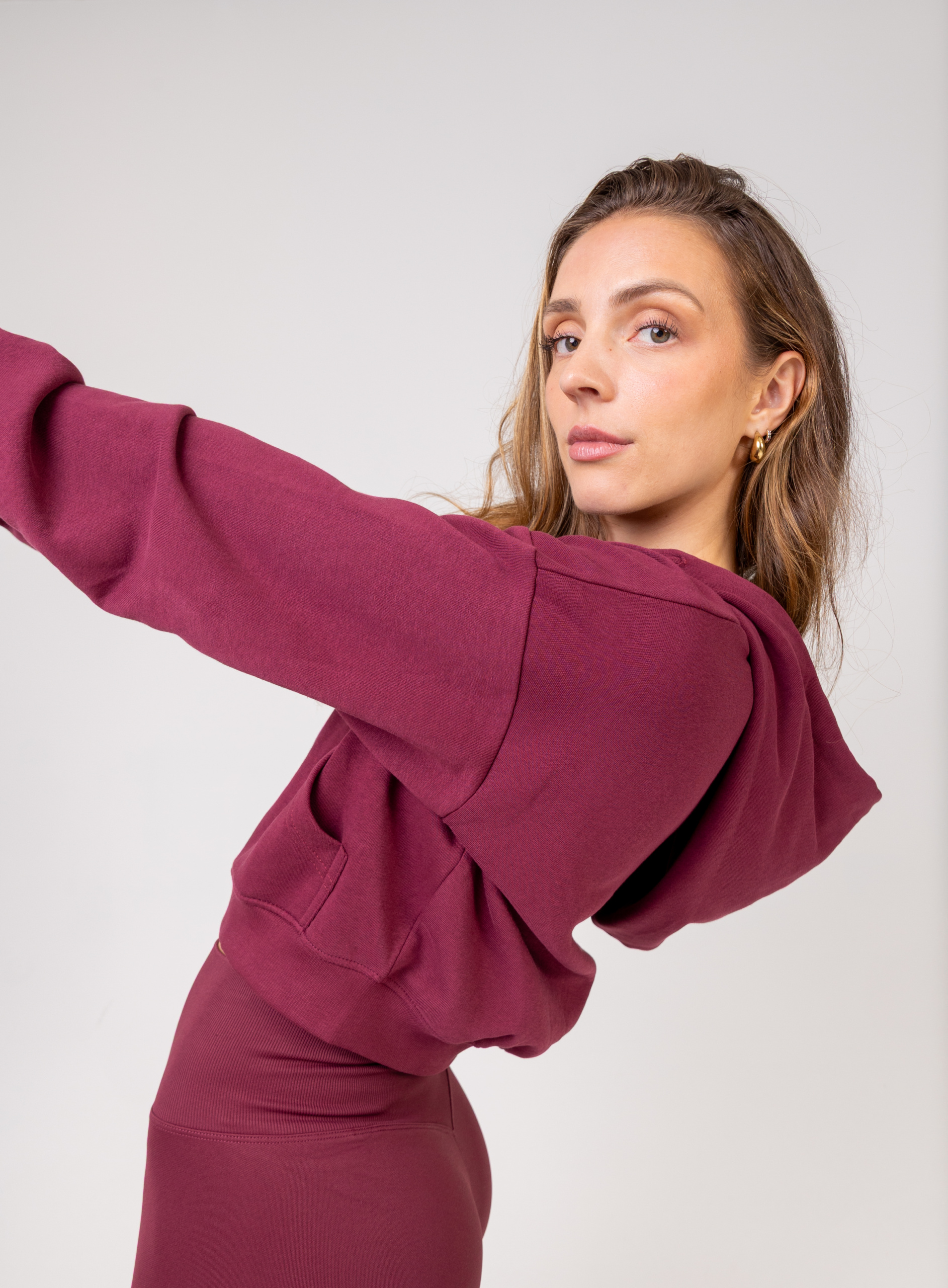 AW25SEPTBumprozippedcroppedhoodieburgundy-2jpg