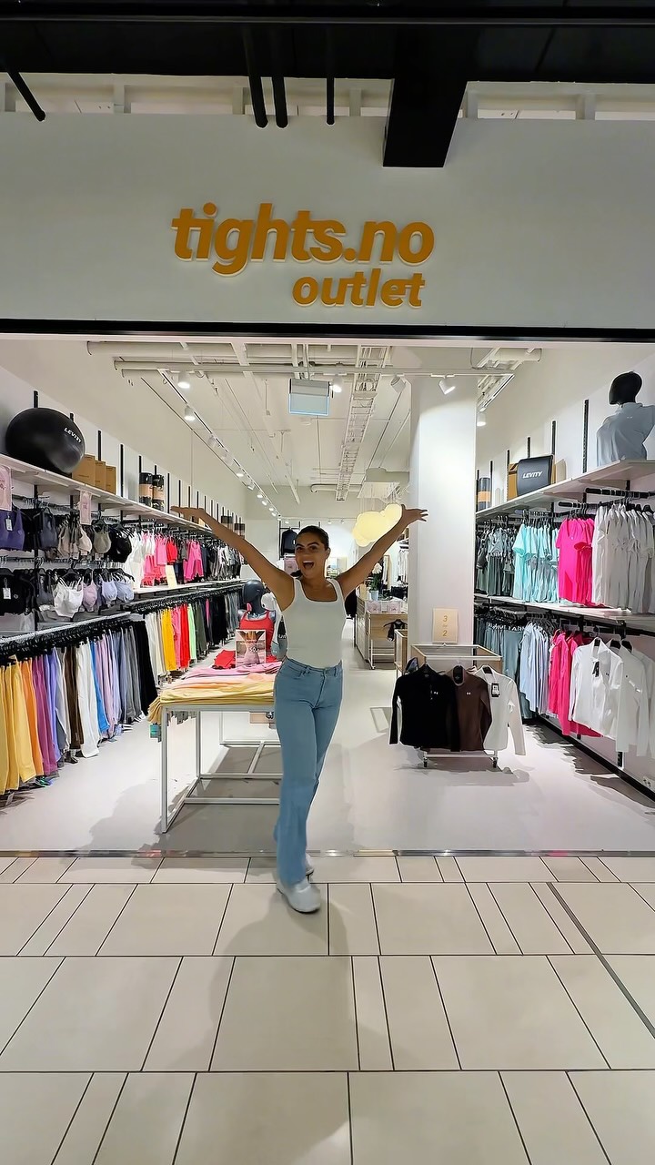 @beatrizjohanne har besøkt butikken vår på Sandvika storsenter ❤️ Her kan du finne dine nye favoritter til outletpris! Tar du turen? 🏋🏼‍♀️ 
